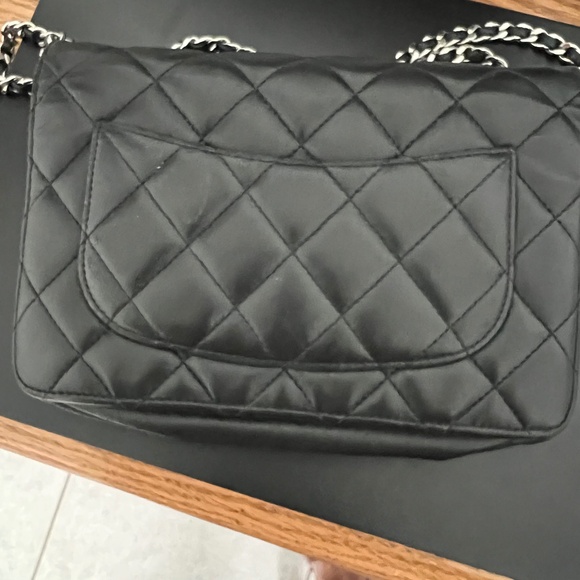 Chanel wallet on chain - Picture 1 of 3
